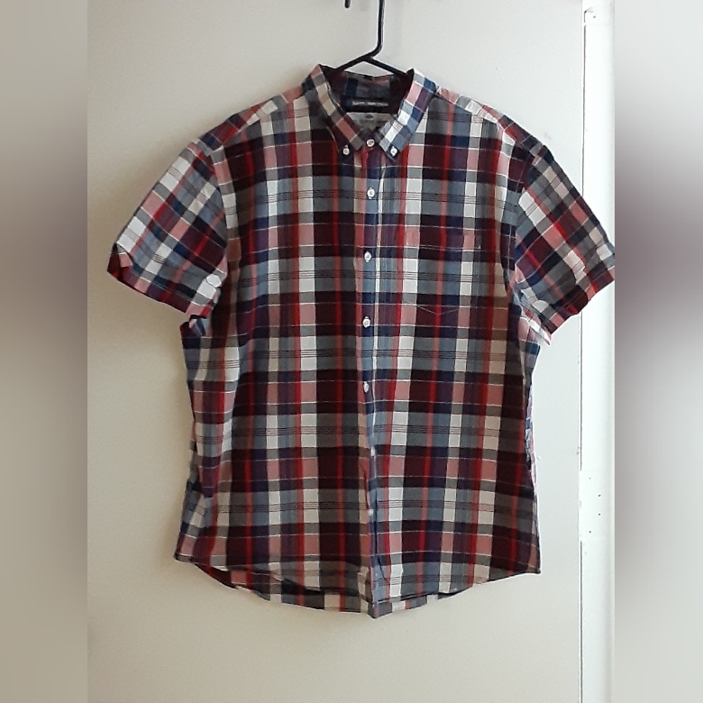 Men's short sleeve button down shirt NWOT XL